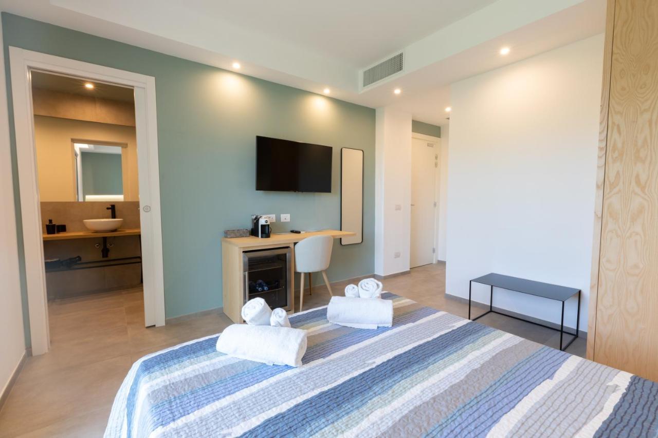 Molo Brin Rooms & Suites Олбия Екстериор снимка