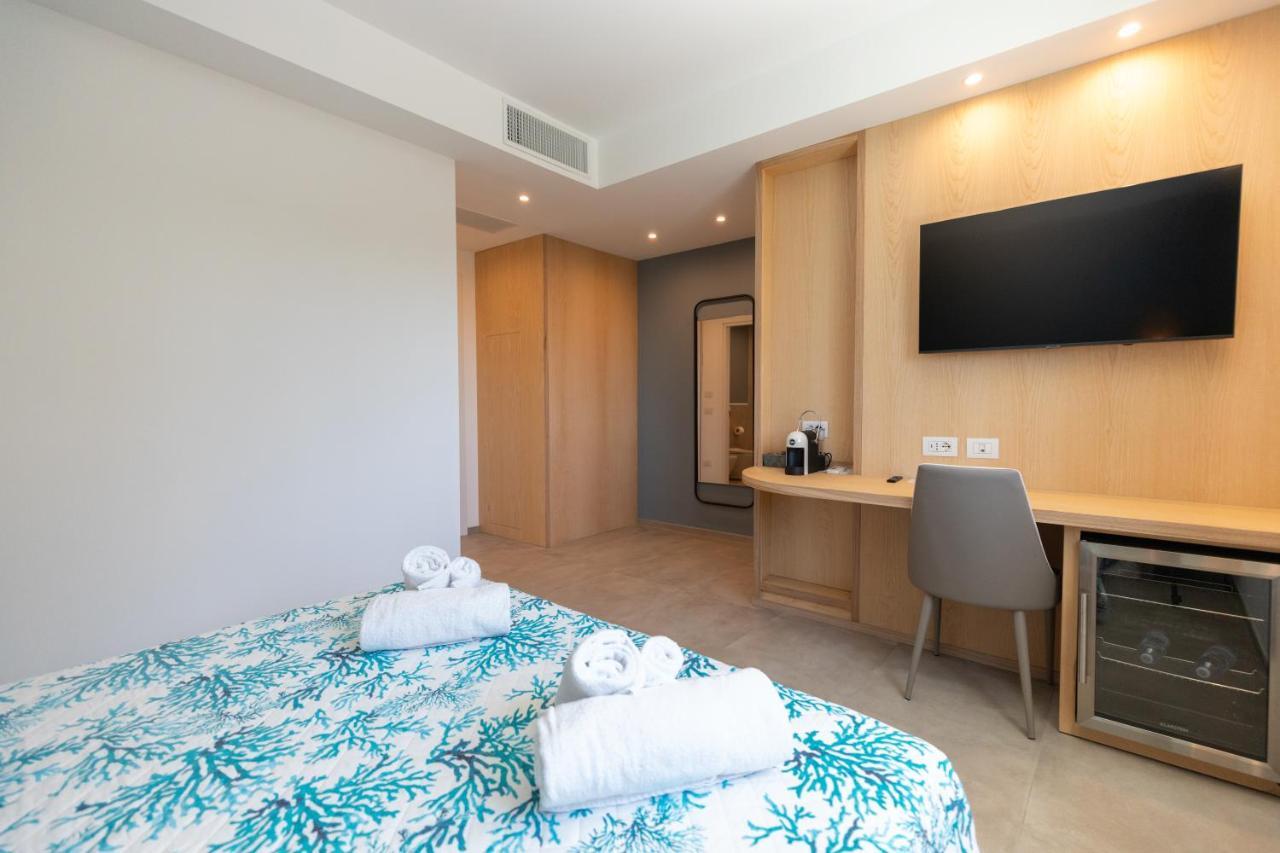 Molo Brin Rooms & Suites Олбия Екстериор снимка